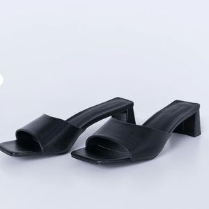 Princess Polly Be My Valentine Heel in Black Lizard